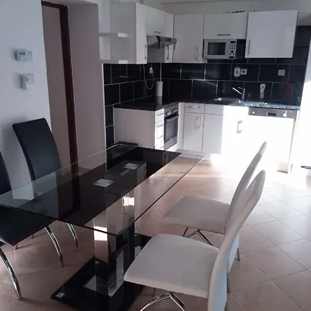 Apartament U Zlateho Krizku *